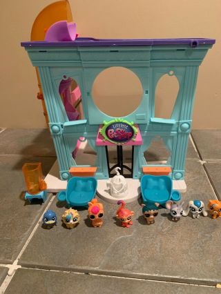 Littlest Pet Shop Playset With 8 Figures And Carrying Case