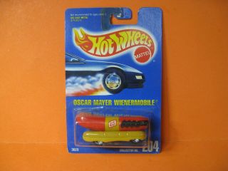 Hot Wheels Oscar Mayer Wienermobile 1/64