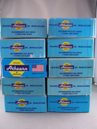 Athearn - 10 Empty Large Blue 10 - 1/2 " Boxes