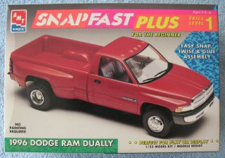 Amt/ertl 1/25 1996 Dodge Ram Dually Pickup Truck