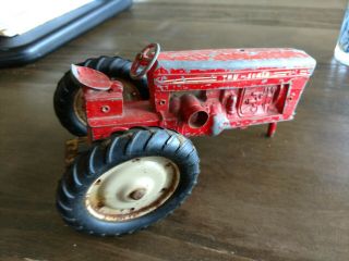 1/16 Scale Tru Scale Tractor.  Metal Rear Rims.  Missing Front Rims And Grill