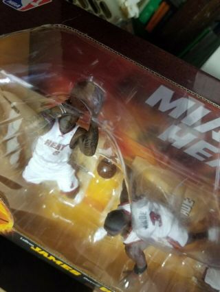 Mcfarlane NBA Miami Heat 3 Pack Lebron James Dwyane Wade Chris Bosh toy 2
