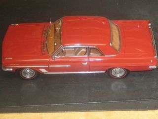 Highway / Dcp 61 1963 Pontiac Tempest Coupe 1:18