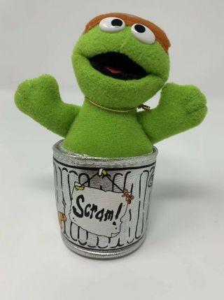 Sesame Street Oscar The Grouch In Trash Can “scram” 2003 Gund,  Inc.  Plush