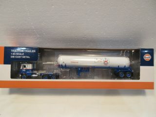 Dcp 1/64 White/blue Freightliner W/ Tanker (gulf Gas)