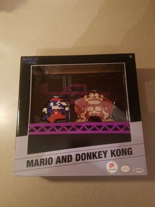 Jakks World Of Nintendo - 8 - Bit Mario And Donkey Kong Diorama