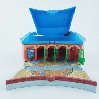 Thomas The Train Station Depot Roundhouse Take Along N Play Tidmouth Shed