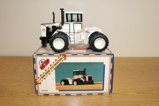 1/32 Big Bud 370 Tractor With Duals Toy Farmer