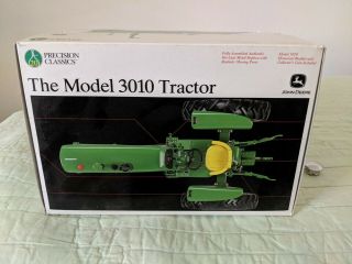 Ertl Precision Classics John Deere The Model 3010 Tractor (1:16) 3