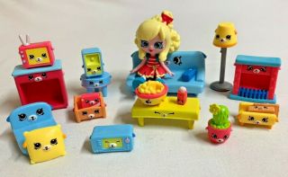 Happy Places Shopkins Puppy Parlor Playset Welcome Pack Lil Shoppies Popette 5,