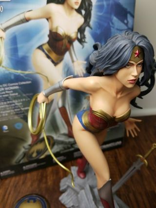 DC COMICS - WONDER WOMAN FANTASY FIGURE VARIANT STATUE By LUIS ROYO (Yamato USA) 3