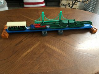 Trackmaster Thomas & Friends Breakdown Crane W/ Flatbed & Coach On A Bridge