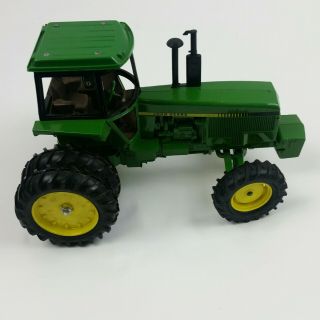 Ertl John Deere Row - Crop Tractor Stk - 584 1:16