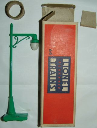 POSTWAR LIONEL 64 HWY.  LAMP POST,  OB& FINIAL CB C - 9 1945/46 ONLY 3