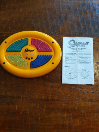 2000 Milton Bradley Simon 2 Sided Electronic Game Talks And Lights Up