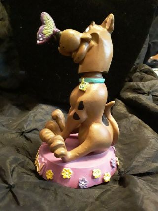 Scooby Doo Bobble Head With Butterfly On Nose 5 And 1/2 Inches Tall