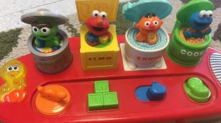 Vtg Sesame Street Baby Toddler Musical Sounds Light Fun Pop Up Toy Elmo Oscar 02