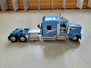 Dcp Sky Blue/white Flat Top Kenworth W900 Tractor