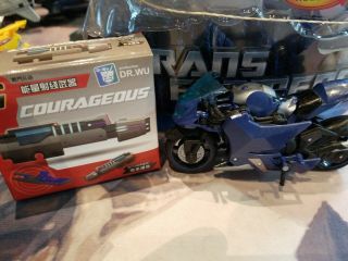 Transformers Prime Arcee Deluxe Class First Edition With Tp07 Courageous Kit