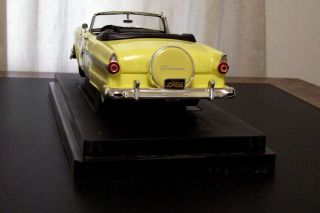 Ertl 1/18 Scale Set Of 2 1956 Ford Sunliner