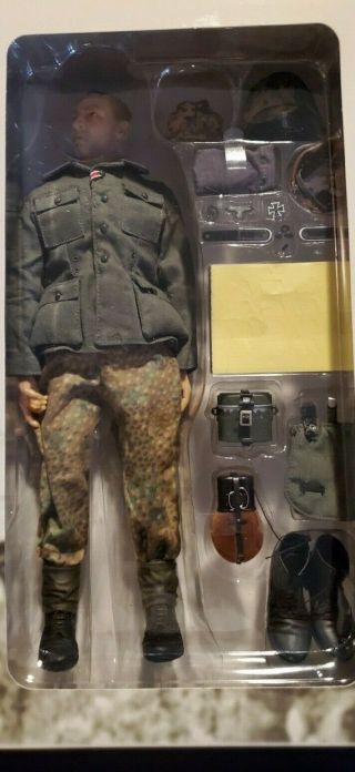 DRAGON 1/6 WWII EASTERN FRONT 1944 PANZER GRENADIER NCO 
