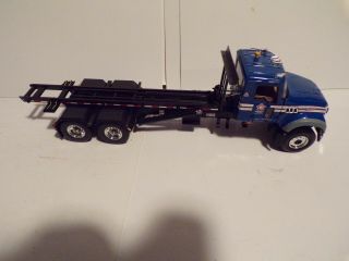 First Gear Republic Services Roll Off Garbage Truck - Mack 1:34 Scale 2