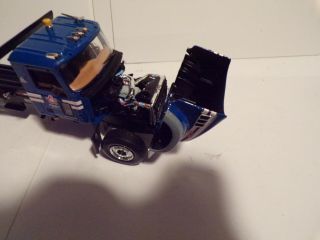 First Gear Republic Services Roll Off Garbage Truck - Mack 1:34 Scale 3