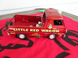 Bill Mavericks Golden Dodge Little Red Wagon 1:24 by Johnny Lightning Mopar 3