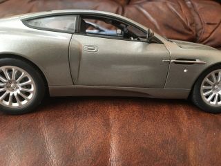 1/18 Diecast Grey Aston Martin Vanquish