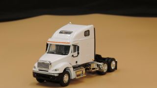 Dcp White Freightliner Columbia Sleeper Tractor No Box