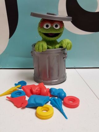 Sesame Street Oscar The Grouch Plastic 7” With Trash 1988