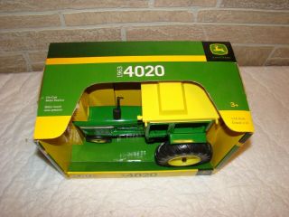 ERTL John Deere 4020 diesel narrow front Toy Tractor 1/16 never out of box. 2