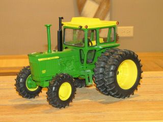 1/16 John Deere 4620 Tractor
