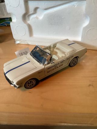 Franklin Diecast 1:24 1964 1/2 Ford Mustang Indy 500 Pace Car B11e025