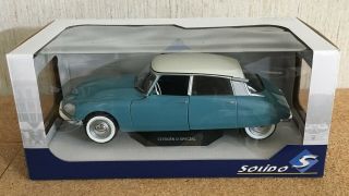 1:18 Scale 1968 Citroën Ds Diecast By Solido
