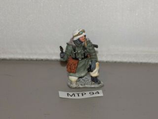 King And Country Ww2 German Soldier Kneeling With Pistol From Ws086 (mtp 94)