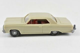 Wiking 22m Chevrolet Malibu Beige Red Interior With Trailer Hitch Ho 1:87 Scale
