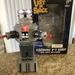 Diamond Select Lost In Space 11 " Electronic B - 9 Robot Lights Sounds