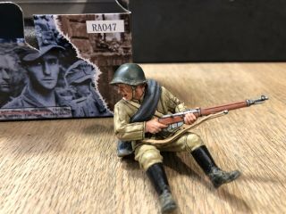 King & Country: Boxed Set Ra047 - Russian Sitting With Rifle.
