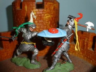 Britains Swoppet Knights,  2 Attacking With Sword & Axe,  Toy Soldiers,  Gift Idea