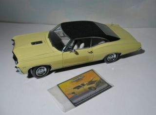 1967 Chevrolet Impala 427 Ertl Authentics 1:18 Diecast Butternut Yellow