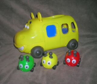 Mattel Hippobus Beetle Bug Transport W1454 Yellow With 3 Beetle Bugs Disney 2011