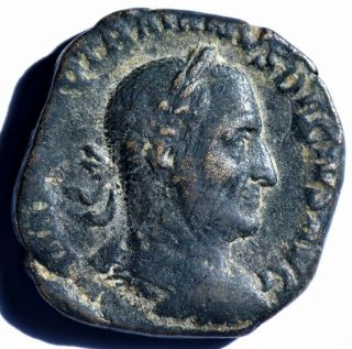 Trajan Decius - Ae Sestertius - Victoria Avg - Ric.  126d