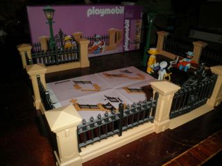Playmobil 5360 Victorian Fence set 3 figures Bench Light 5300 Mansion 2
