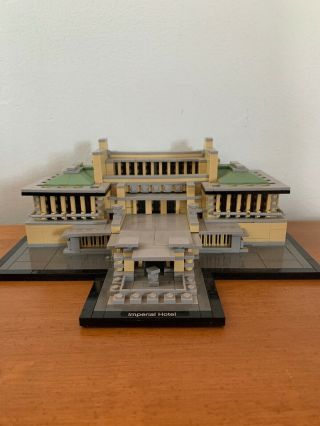 Lego Architecture Set 21017 The Imperial Hotel Tokyo,  Seattle Space Needle Set