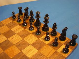 Vintage Wooden Chess Board Carved Complete Set Game Strategy 2