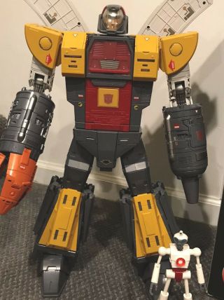 Weijiang Ultima Guard Omega Supreme G1 Transformers.  Complete.  Displayed Only.