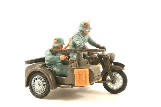 Britains Deetail Wwii German Motorcycle Dispatch Rider And Sidecar