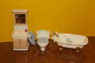 Fisher Price Loving Family Dollhouse Bathroom Tub,  Toilet,  Vanity & Sink
