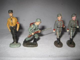 German Ww 2 Elastolin / Lineol - Group Of Fighting Soldiers - 7cm Figurines - 2
